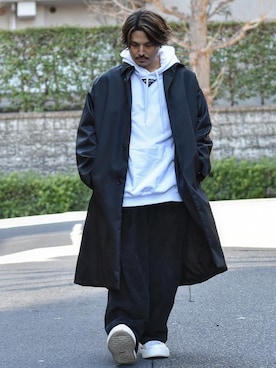 PRADAのステンカラーコートを使った人気ファッションコーディネート