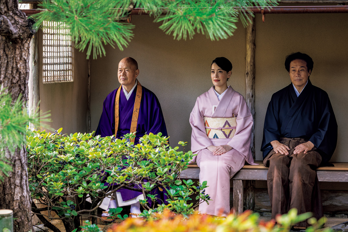 青岸渡寺の茶会「濃茶席」 熊野懐紙に記される早春の和歌2首 | 家庭画