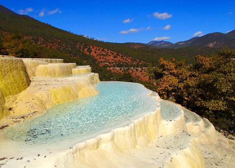 秘境！絶景！少数民族の聖地！中国雲南の世界遺産「白水台」 | 中国