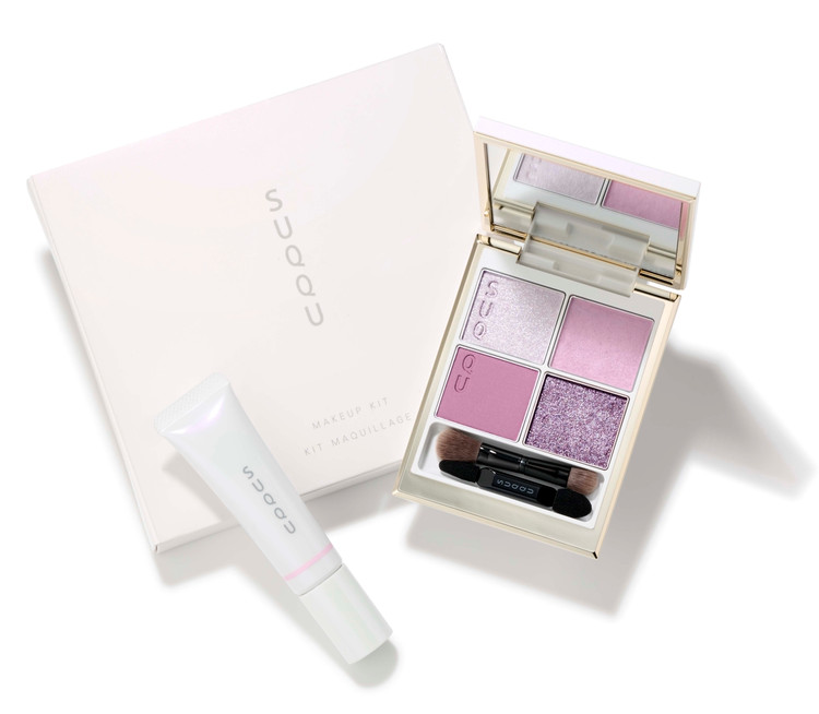 スック（SUQQU）】ホリデーならではのスペシャル感！ 多幸感あふれる顔