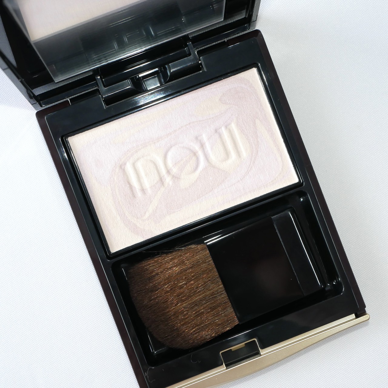 インウイ新作】8/21限定のプレストパウダーが発売！人気のプライマーと