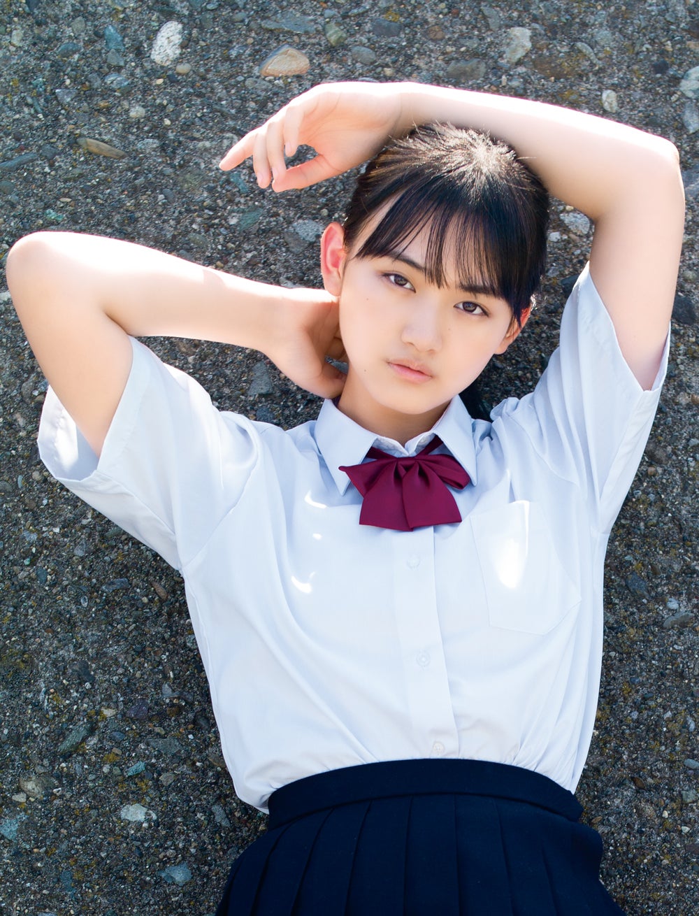 櫻坂46山崎天と制服デート「少年マガジン」初ソロ表紙飾る - モデルプレス