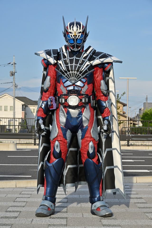 仮面ライダーライブ・エビル・デモンズ強化フォーム「リバイス」Vシネ