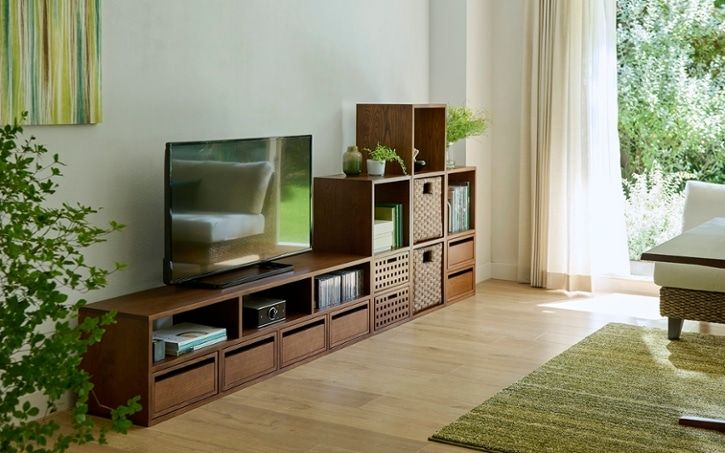 キューブシリーズ収納家具 - 無垢材が生み出す穏やかな格子デザインと