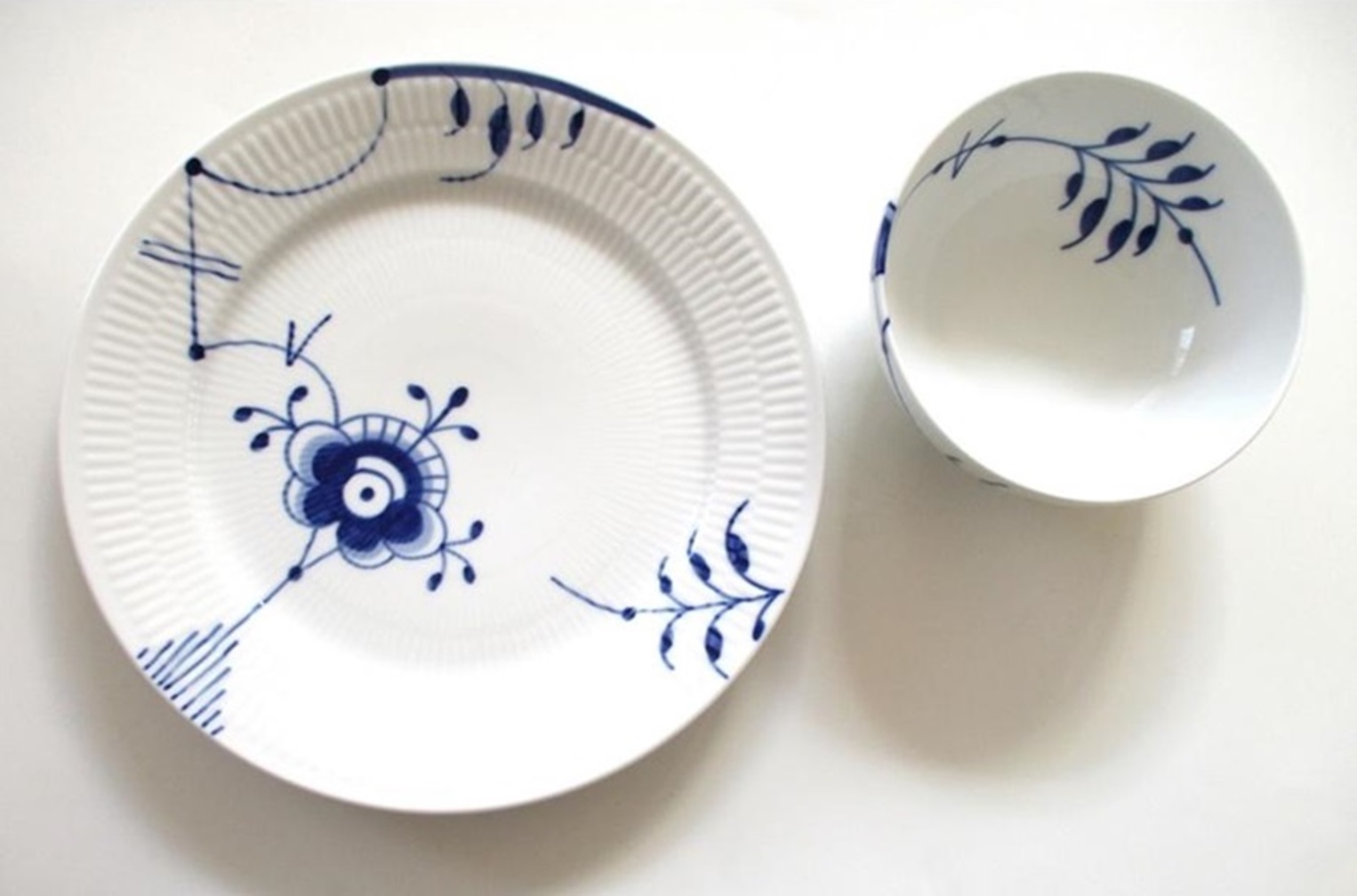 ロイヤルコペンハーゲンROYAL COPENHAGEN ブルーフルーテッド メガ