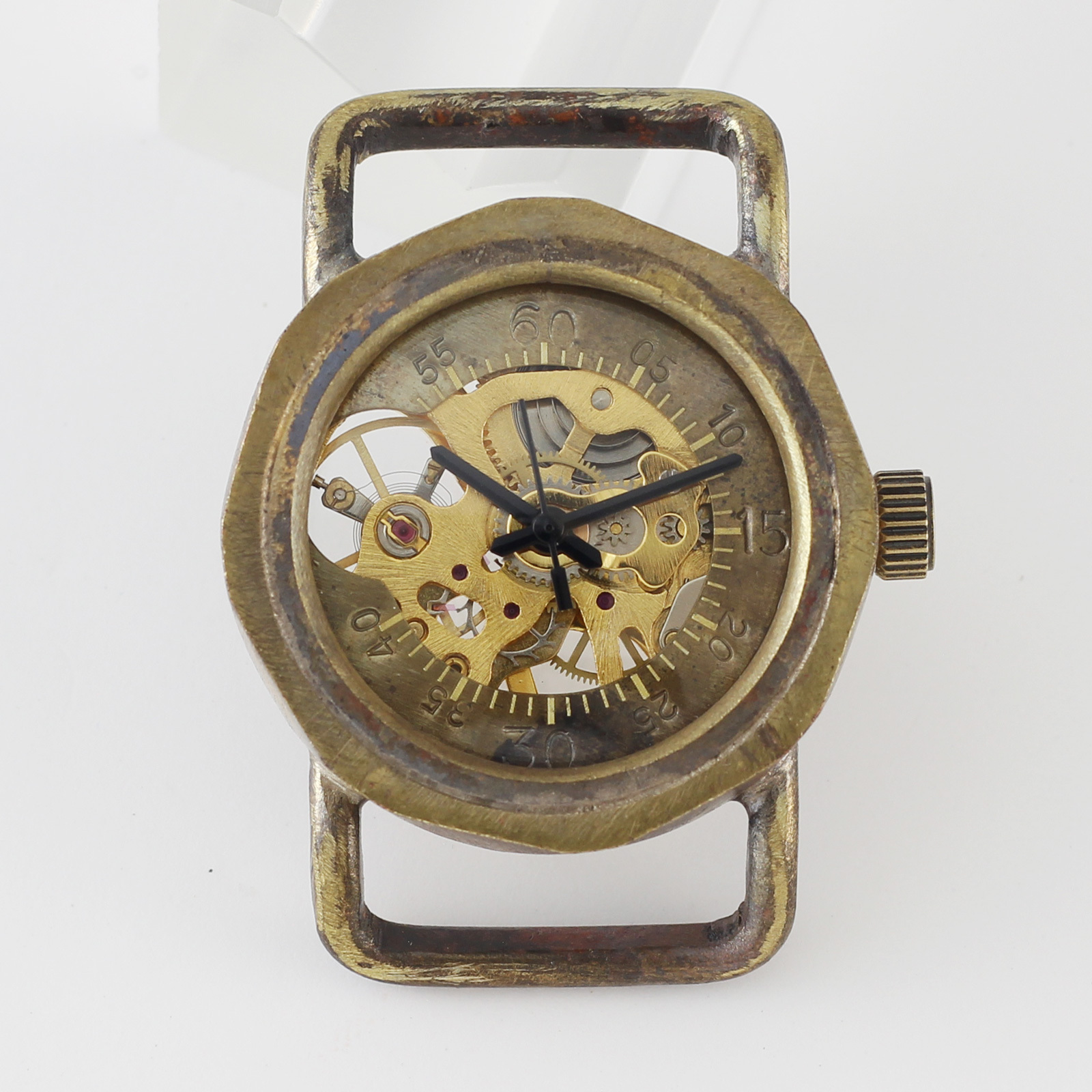 機械-手巻き式 腕時計 アンティークデザインと精巧な歯車の動きが