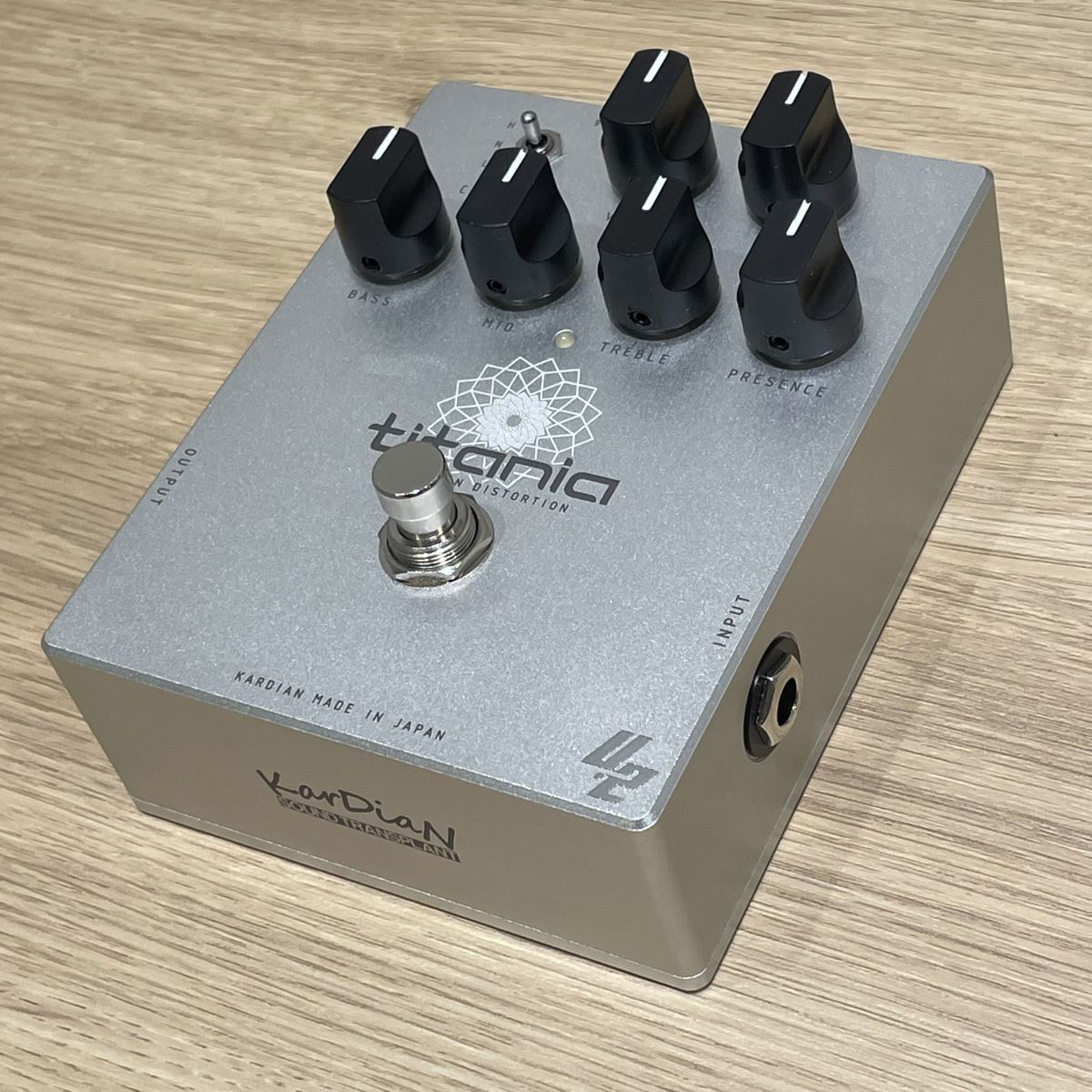 titania V2 ハイゲインディストーション KarDiaNからディストーション