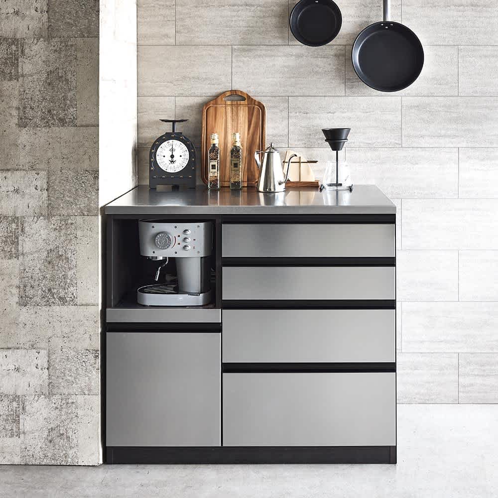 ヴィンテージ調ステンレス天板のキッチンカウンター ヴィンテージ調