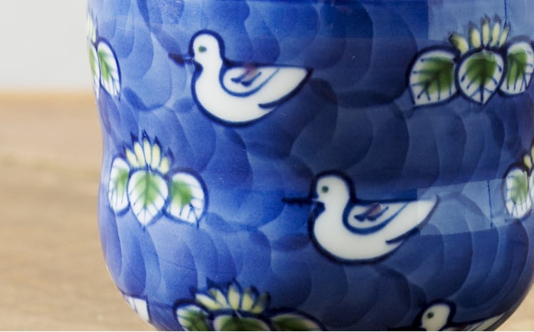 源右衛門窯】有田焼／染錦水鳥図 湯呑 - 佐賀県NPO支援｜ふるさと