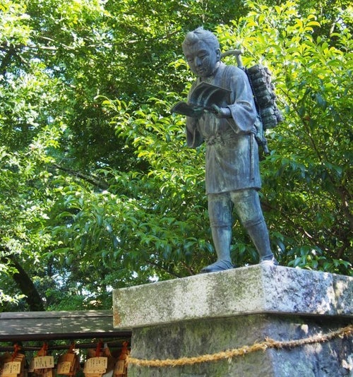 二宮金次郎は、今の時代にこそ必要だ」。あの銅像からは分からない