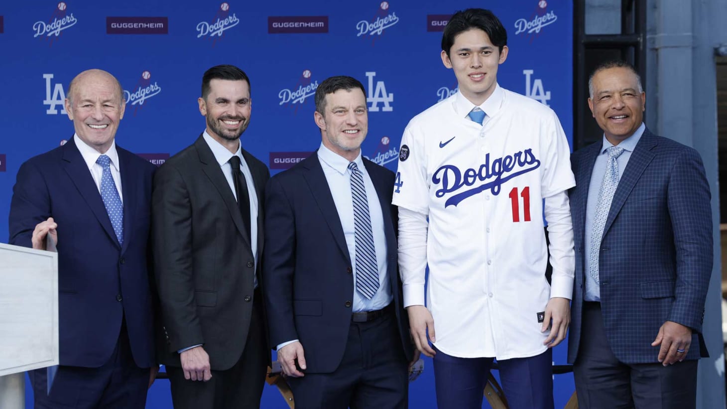 佐々木朗希、ロサンゼルス・ドジャース入団会見…背番号は「11」