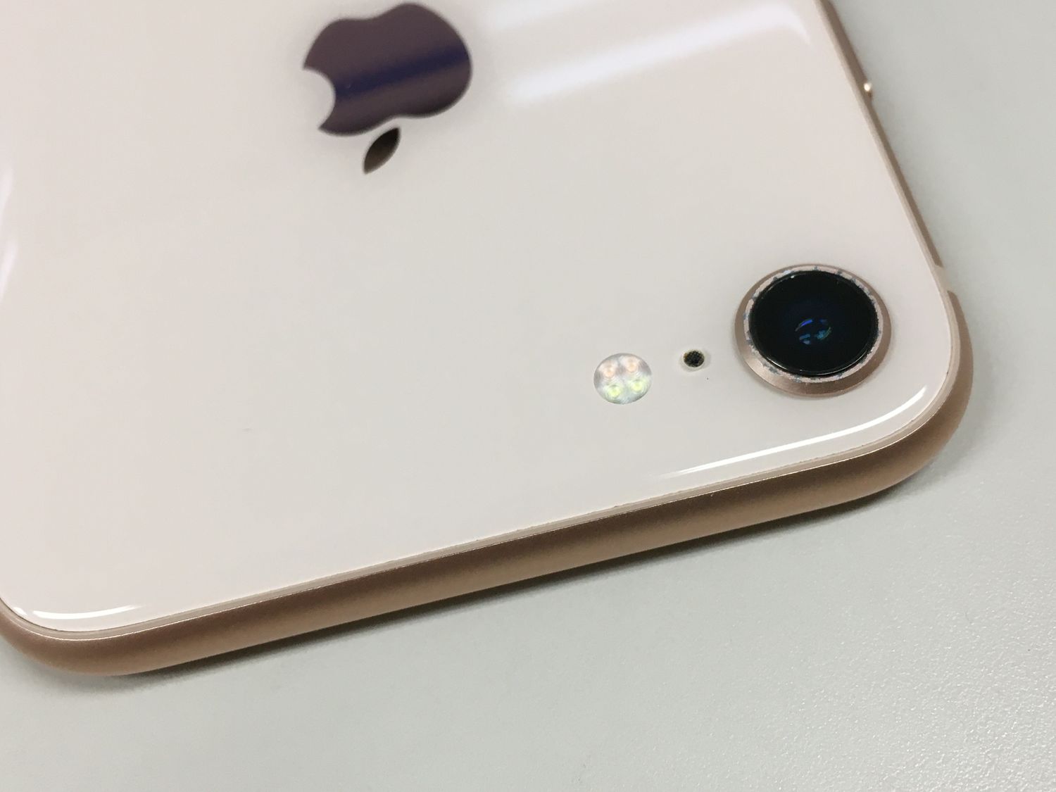 ムスビー｜【モバイルBOX】美品 電池77% SIMフリー iPhone8 64GB Gold