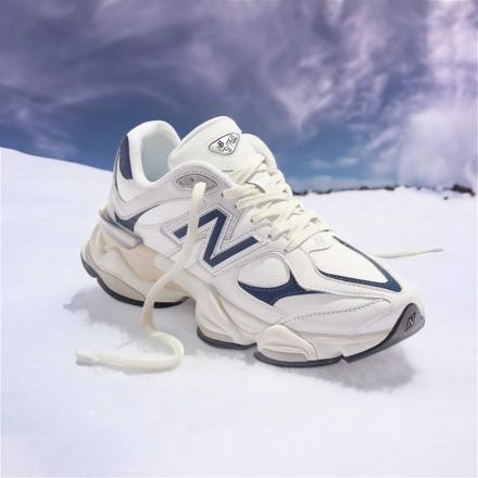 国内8月10日発売開始】 ニューバランス 9060 ホワイト/ネイビー