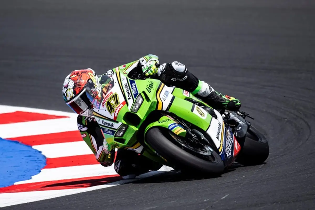 新車】最後のWSBKカラーを纏う「Ninja ZX-10R」2025年モデルが240万