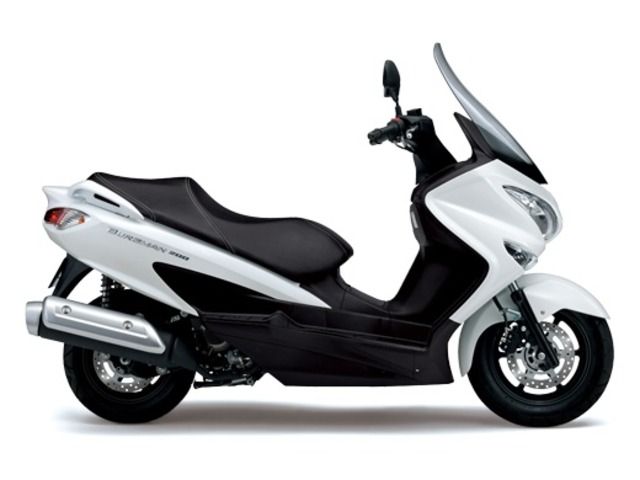 スズキ バーグマン200 2016年式 JBK-CH41Aの諸元・スペック情報