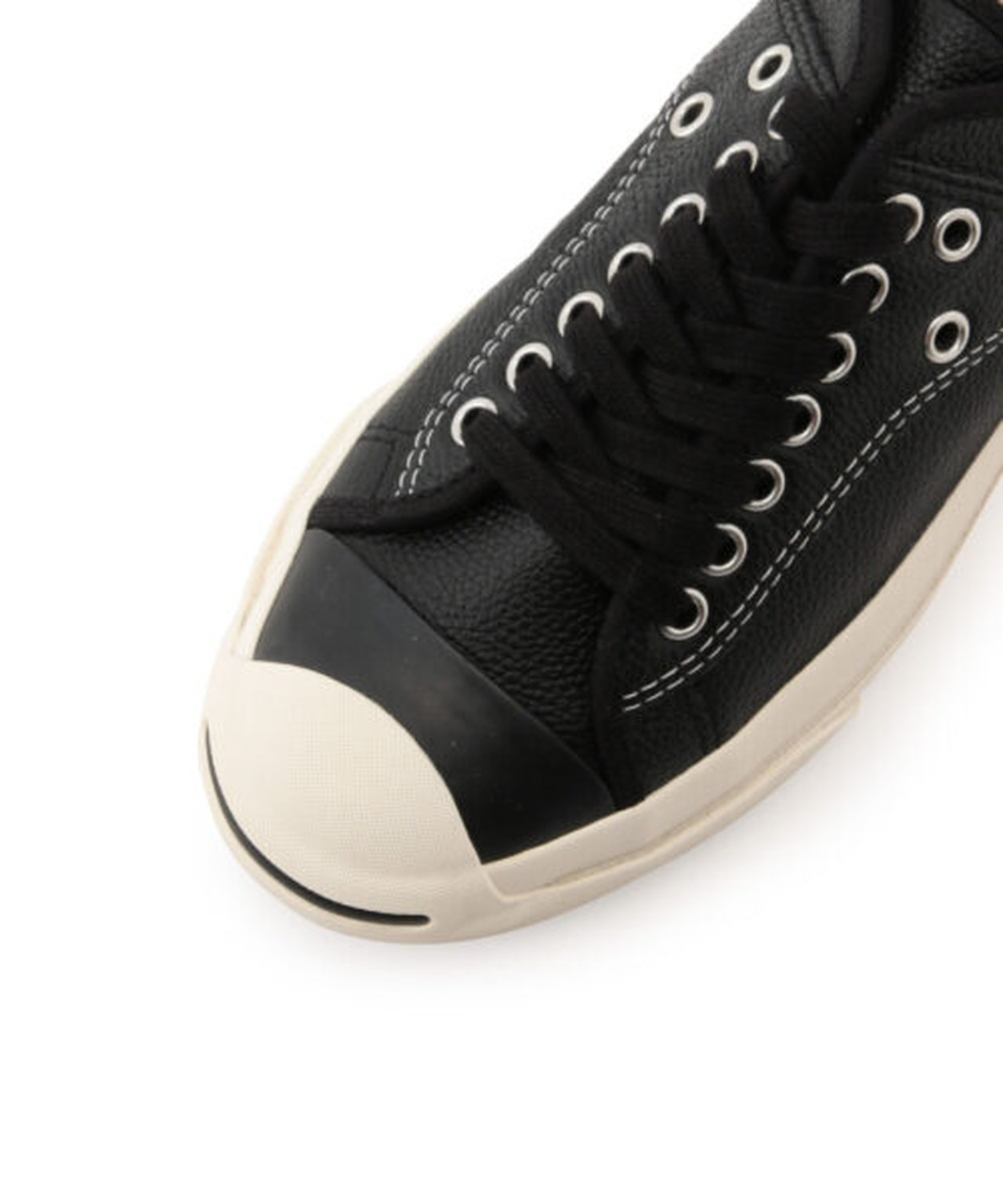 差がつく大人の別注黒スニーカー】レザーの質感が秀逸なコンバース