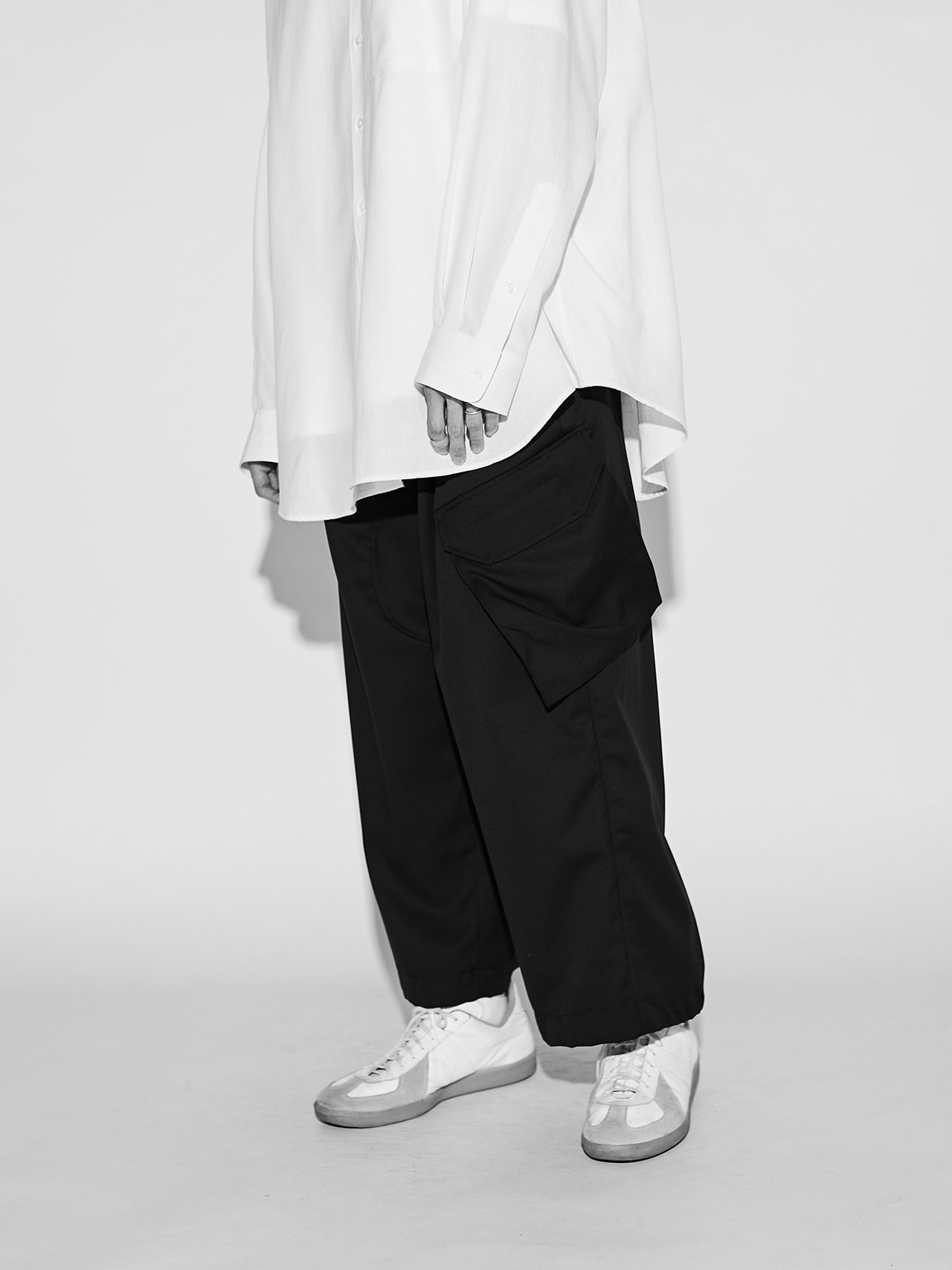 大人のカーゴパンツ】ミリタリーなのに上品。グラフペーパーのソウモ