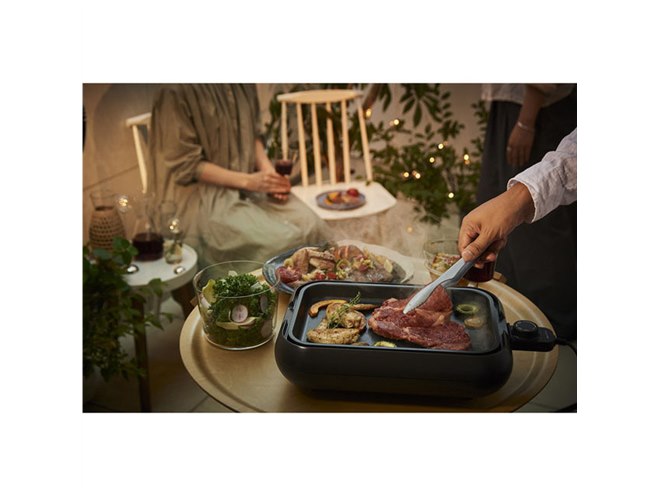 レコルト、鉄板にヒーター内蔵した“超火力”「ホットプレート RHP-1