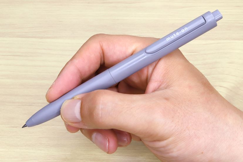 この性能で264円!? 驚異の静音ノック＆サラサラ書き味のボールペン