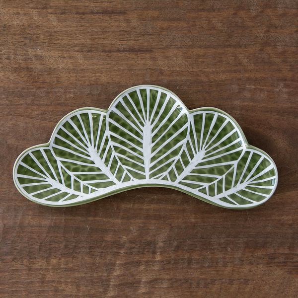 幸楽窯 松葉型前菜皿 -いつものおかずを料亭気分で盛り付けたくなる