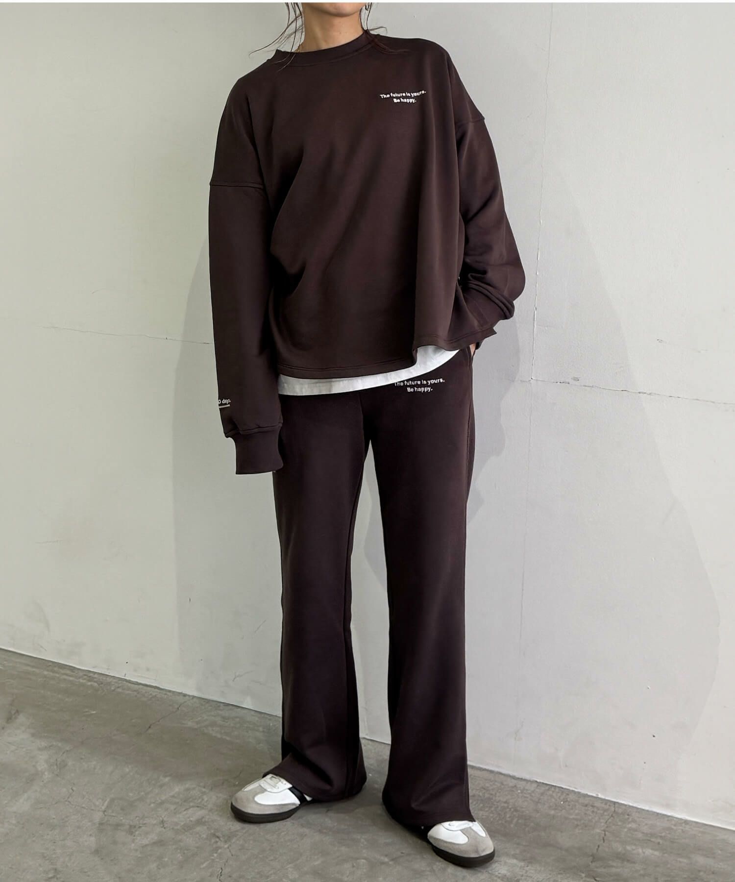 オリジナル刺繍ロゴスウェット | Embroidery logo over sweat(chiica