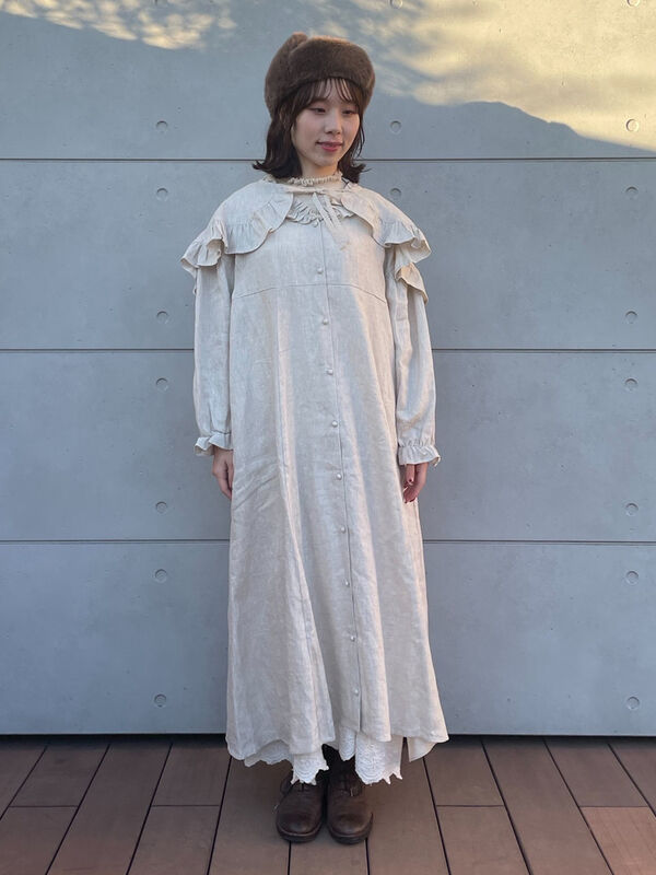 立川店/EC限定】リネンケープ付ワンピース（オフホワイト/ブラック