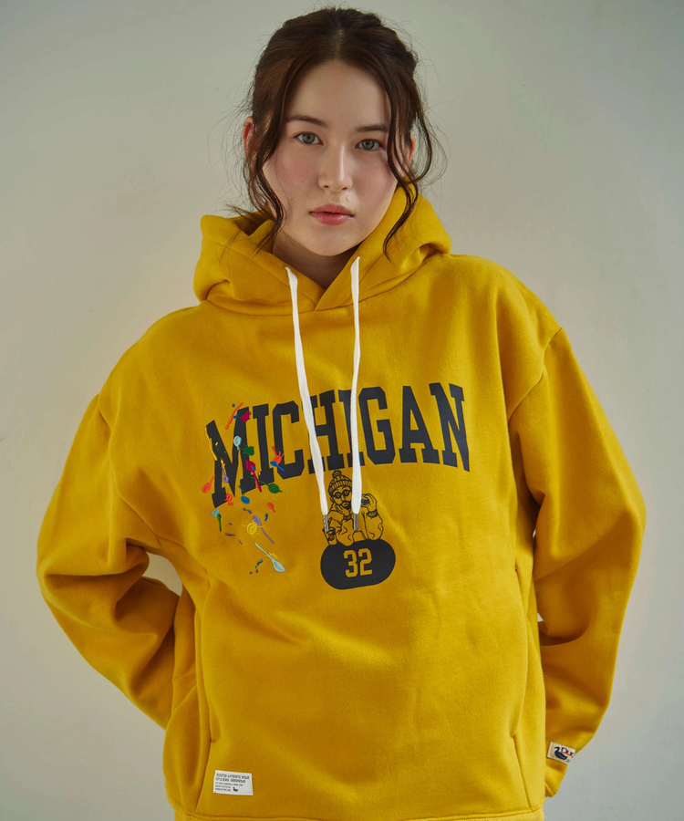 DUCKSTER/ダックスター ペンキ飛ばし刺繍 カレッジロゴフーディ (MENS