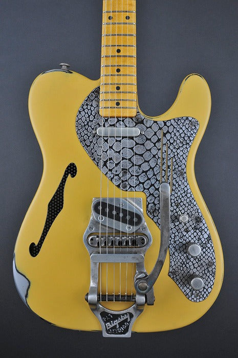 12139 Butterscotch on Black Snakeskin Deluxe SteelCaster B16
