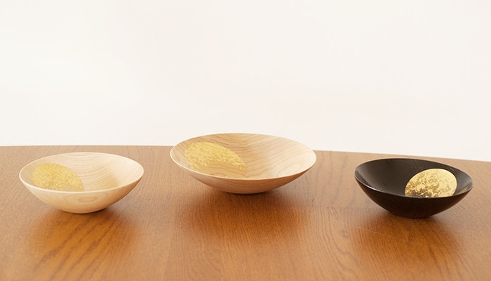 金箔の輝く高級漆器の皿・深皿 箔一 おぼろ月