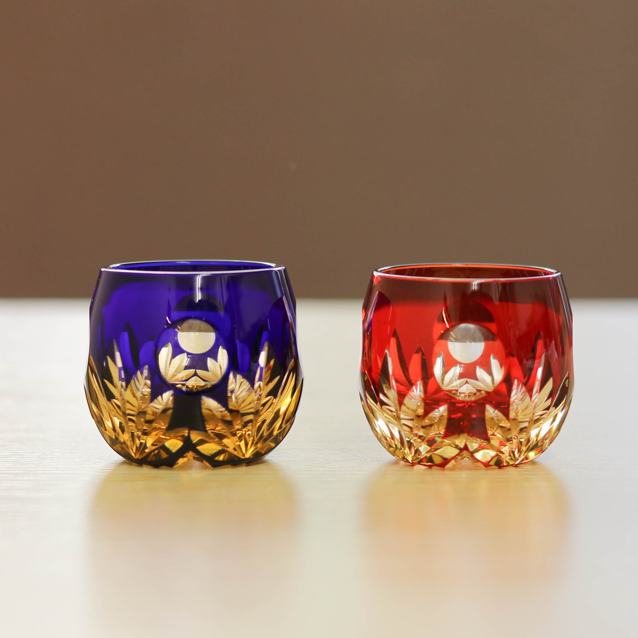 江戸切子 樽型ぐい呑み｜朧月｜赤｜山田硝子