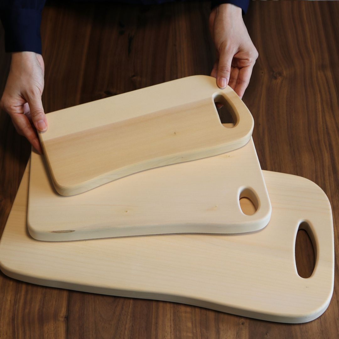 木工製品 | いちょうの木のまな板 | かどまる 中 | woodpecker
