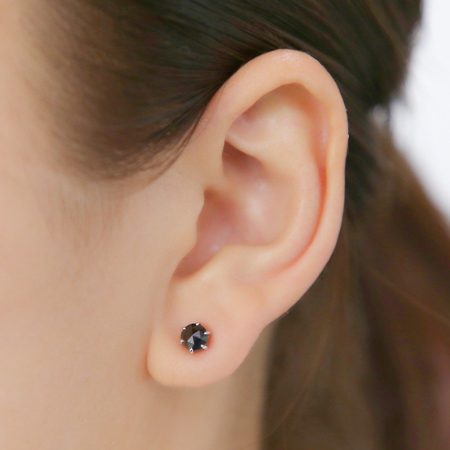 K18 ホワイトゴールド ブラックダイヤモンド ピアス（0.5ct