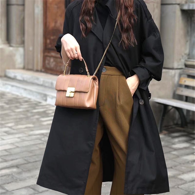 チョコレート ブラウン レザー キルティング バッグ フラップ スクエア