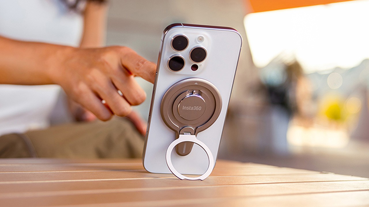 Insta360、スマートフォン用ジンバル「Insta360 Flow 2 Pro」発売