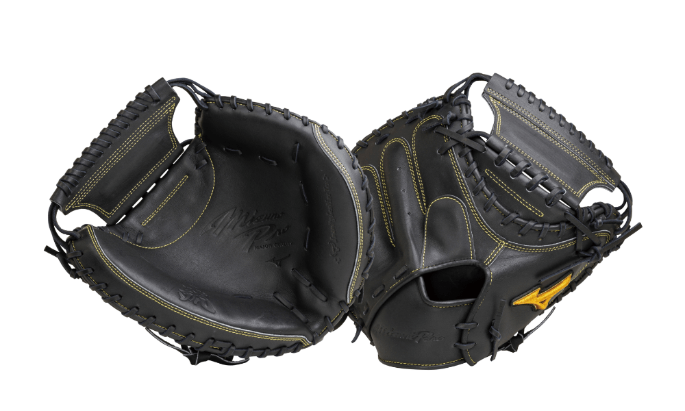 信頼を掴むミズノのキャッチャーミット・プロテクター「號-SAKEBI