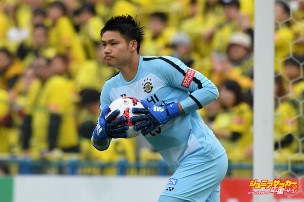 200人以上受けて合格したのは彼1人」。”生え抜きGK”中村航輔の柏