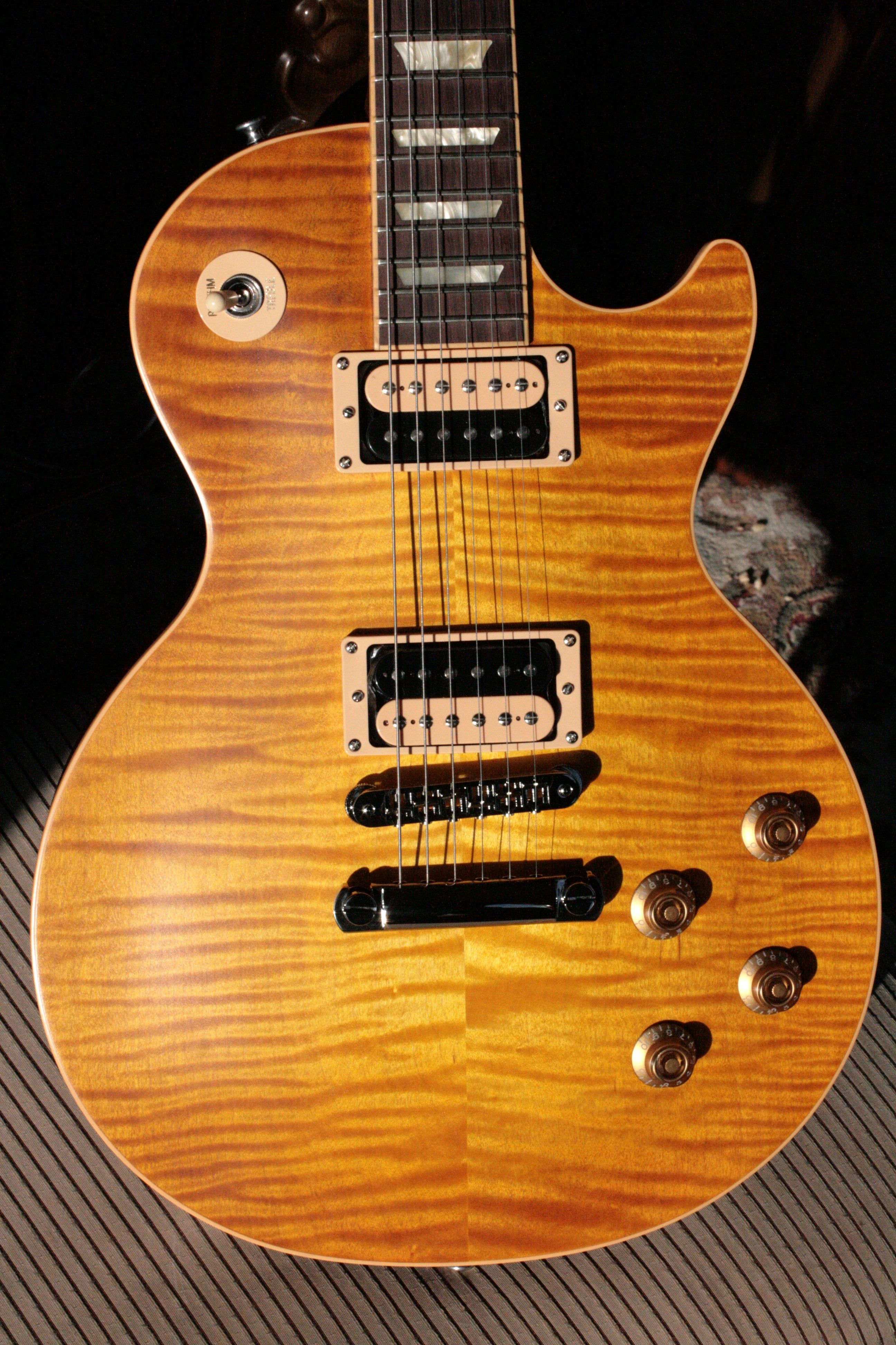 2007 Gibson Les Paul Standard Flametop Honeyburst Zebra Pickups