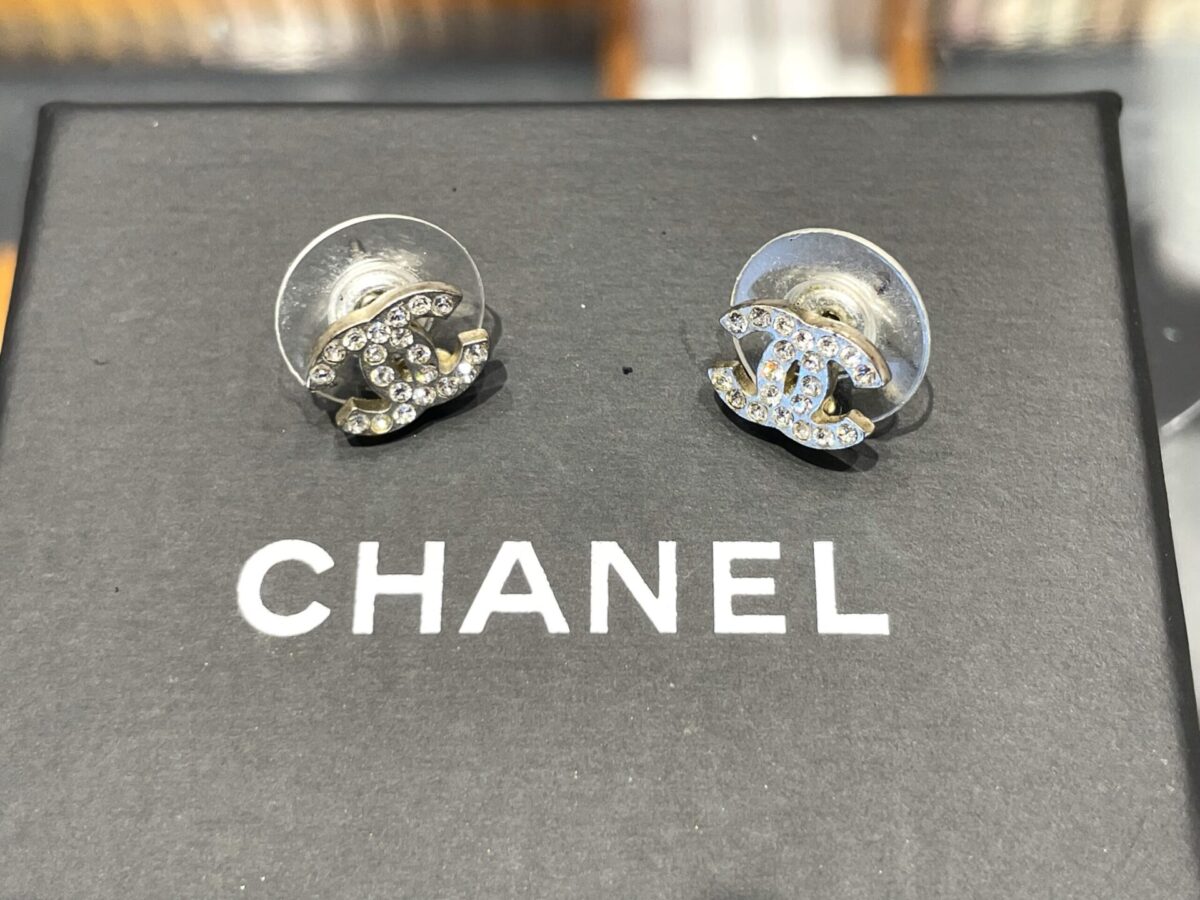 シャネル【CHANEL】ココマーク ラインストーン ピアスを一宮市のお客様