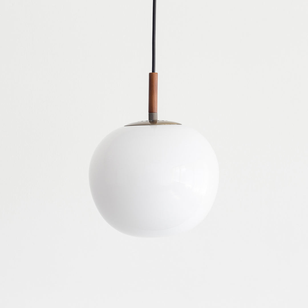 MilkywhiteBallPendantLight_03_