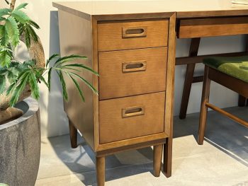 フレキシブルなワークスペースを「デスク」「チェスト」「シェルフ」の