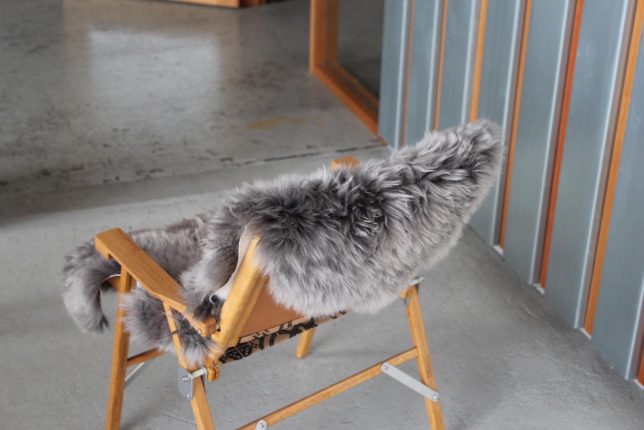 牛革 カーミットチェア 毛皮敷物 ファーマット ヌートリア 座布団