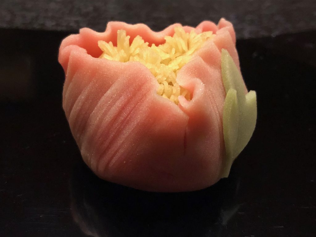 若冲さんをテーマに牡丹のオリジナル和菓子を創ってもらいました | 古