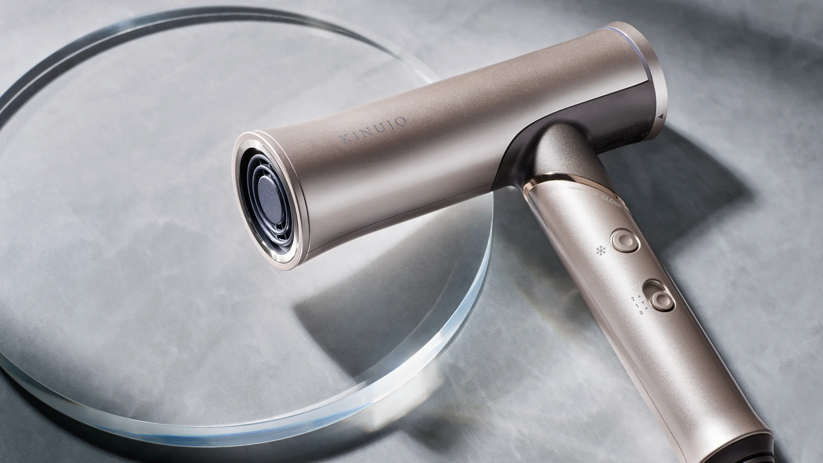 KINUJO Hair Dryer Voyage（ボヤージュ）｜世界対応のヘアドライヤーが