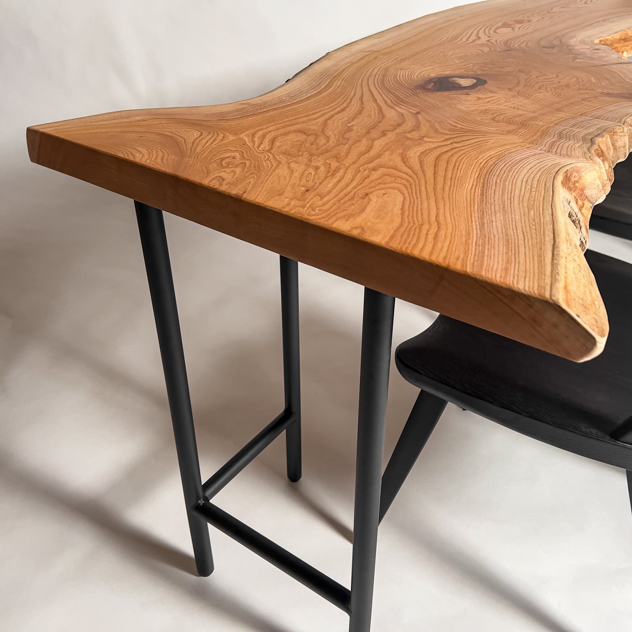 KIDOMEIMOKU 欅一枚板カウンター｜210cm(3人掛け) – 【公式】鬼童銘木