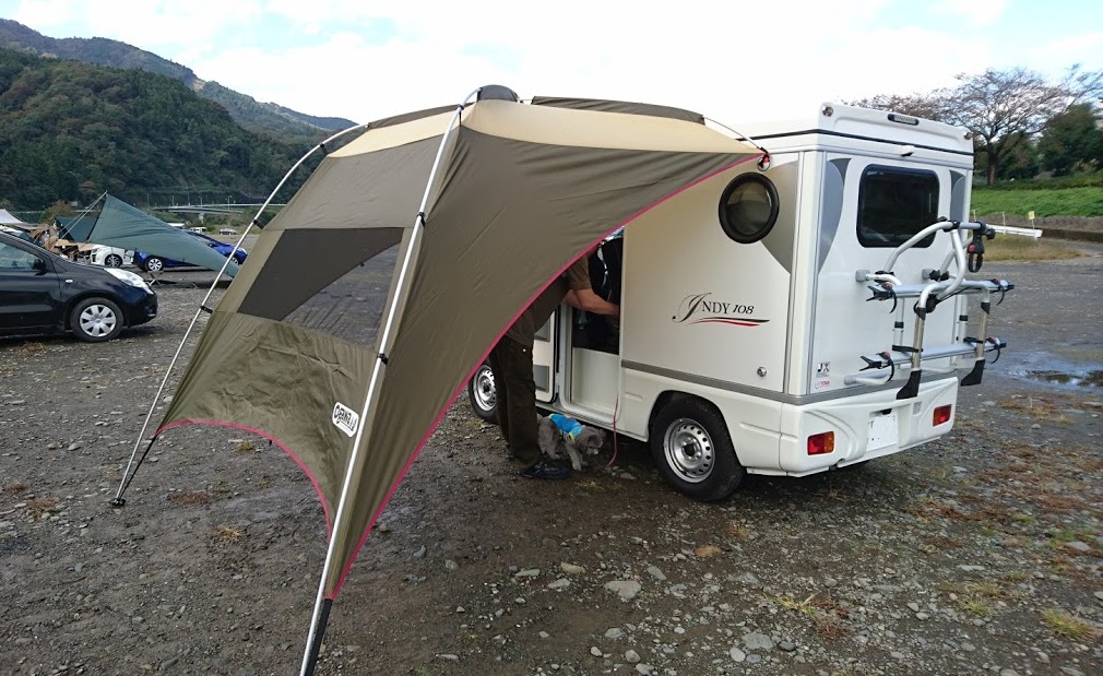 小川キャンパルのカーサイドタープAL使用感！吸盤の使い方を工夫して