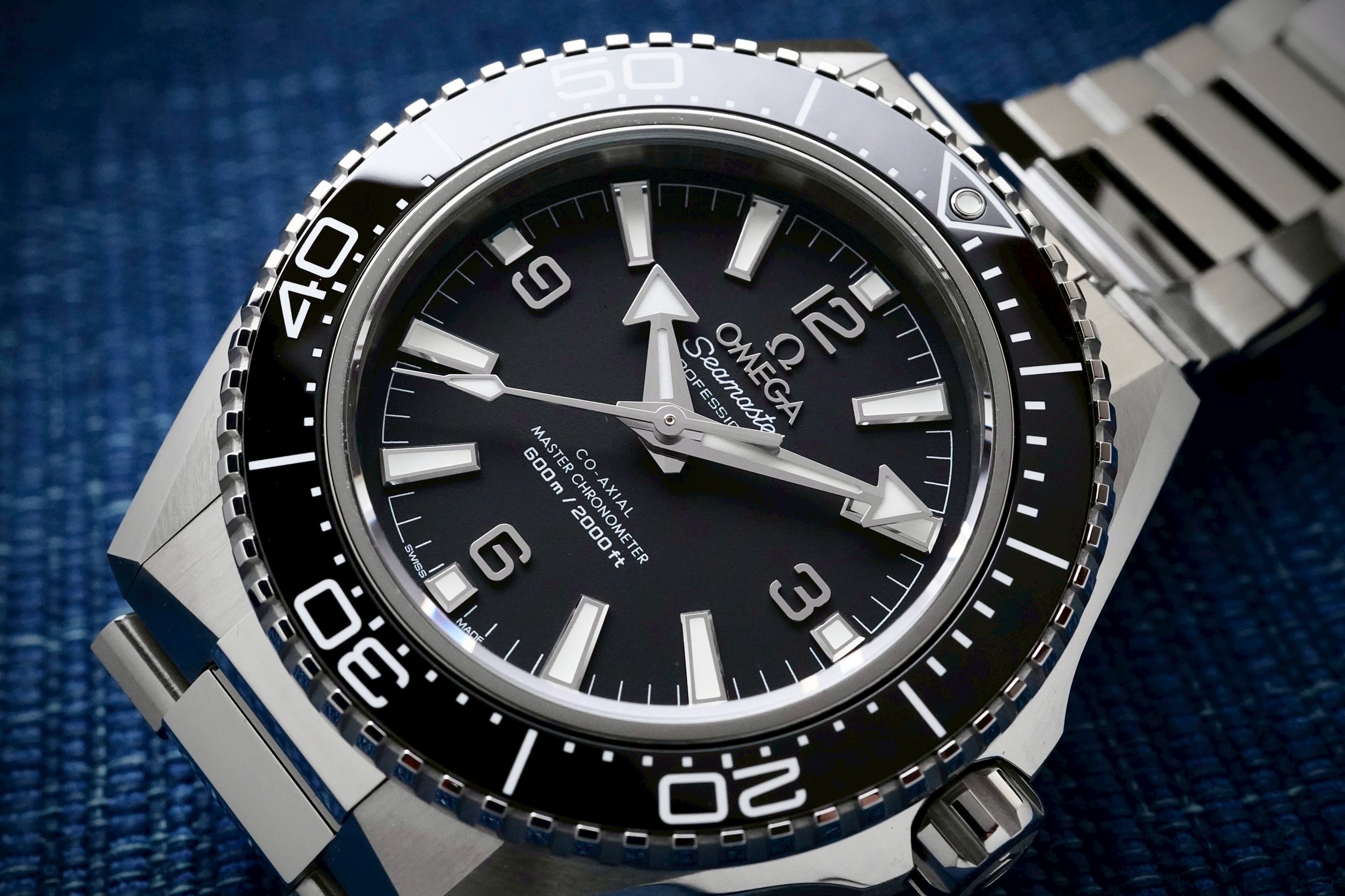 オメガのプラネットオーシャンが深化！第四世代はよりスタイリッシュに