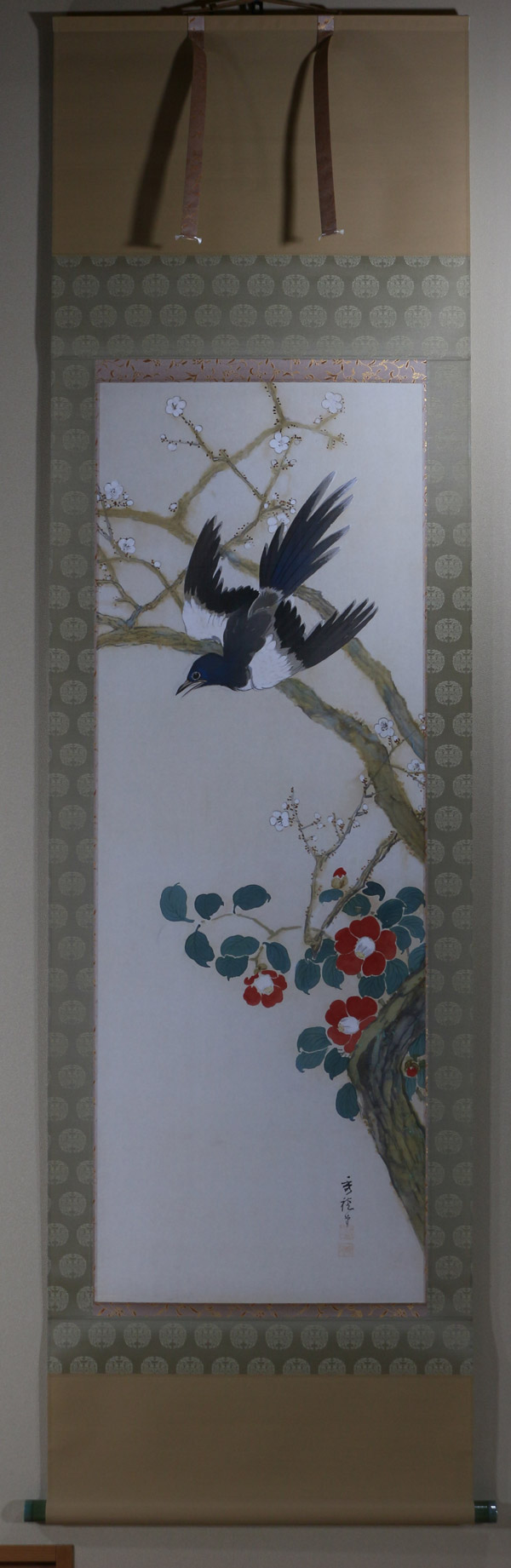 椿に鵲（カササギ）｜新・古美術 高美堂（こうびどう）｜掛軸販売