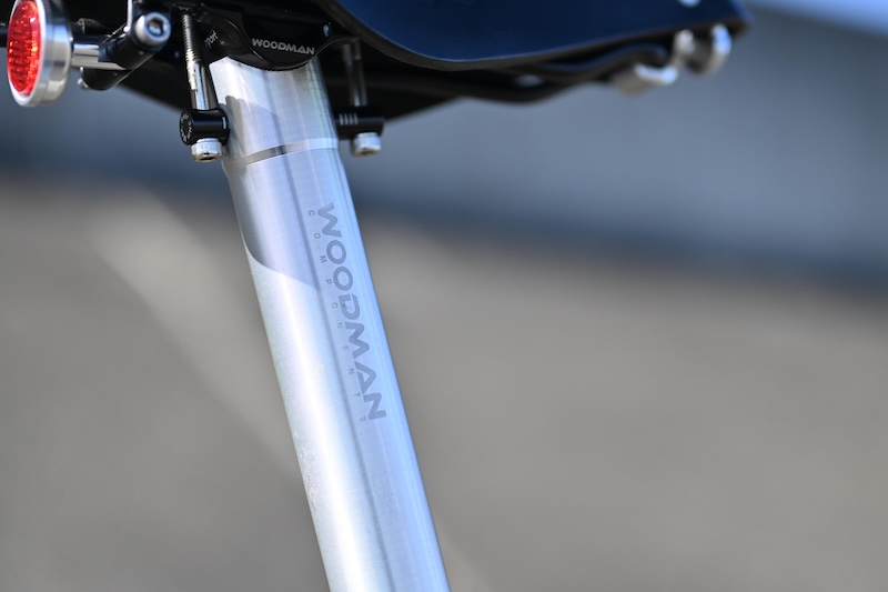 ブロンプトンをもっと軽く、もっとスタイリッシュに】WOODMANシート