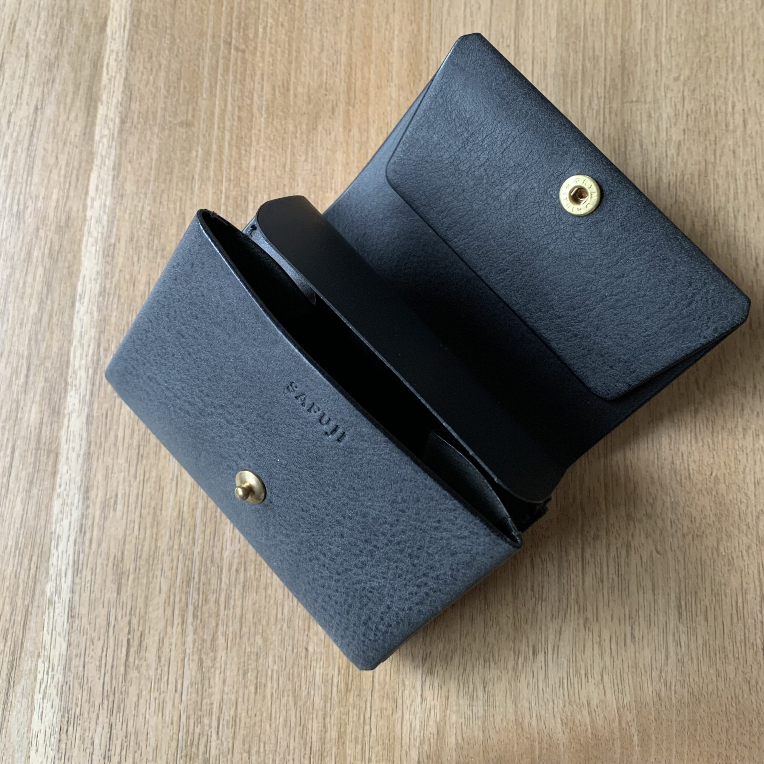 手のひらサイズの小さな財布「SAFUJI」 | LEE