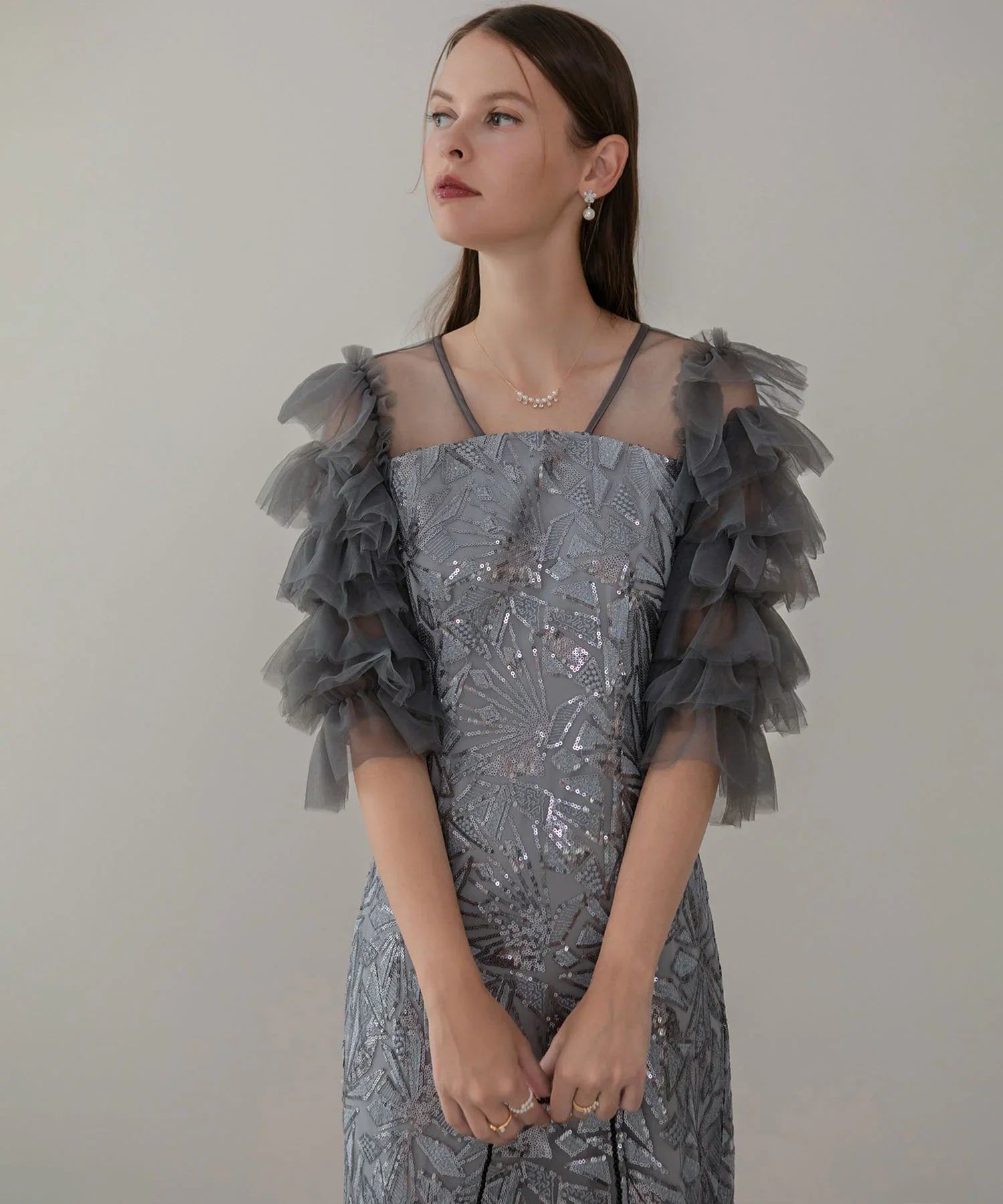 当日発送】チュールフリルスリーブスパンコールIラインワンピースドレス